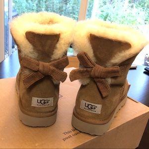 UGG Boots (Size 9) with Corduroy Bows🎀